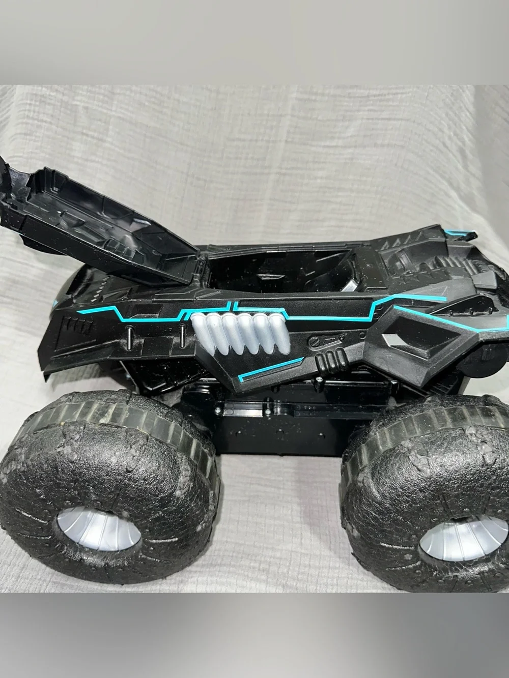 DC Comics •	drive water